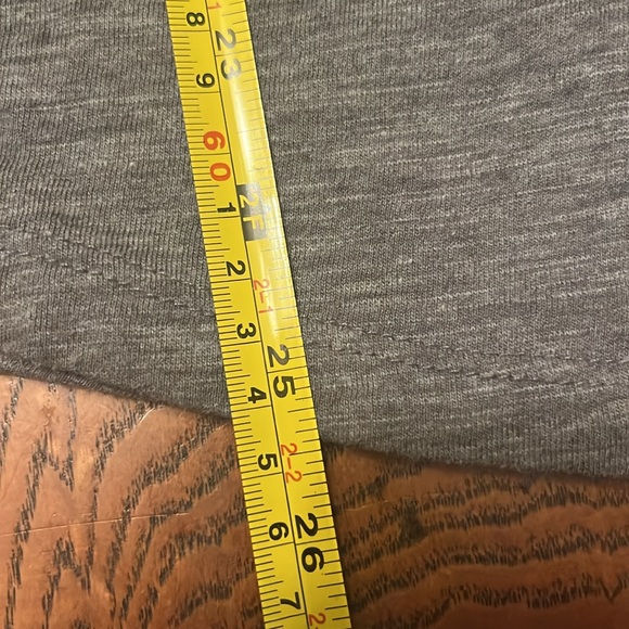 Like new genuine merchandise by fifth and Ocean, Chicago Cubs MLB T-shirt - Picture 7 of 10